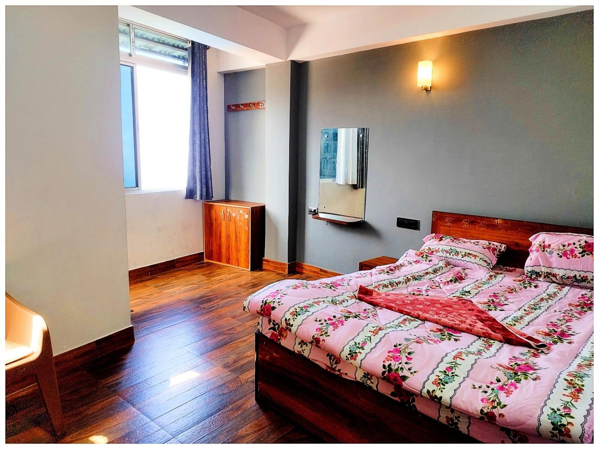 Hotel Premium Pitstop Near Railway Station Best Hotel In Darjeeling Дарджилинг Экстерьер фото
